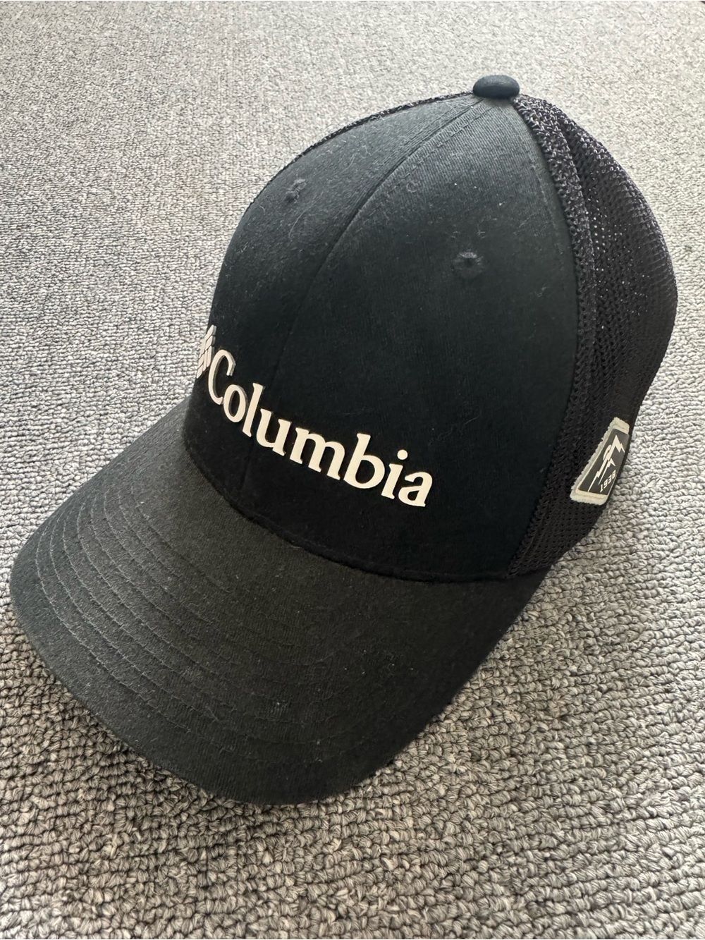 Columbia Mesh SnapBack Black